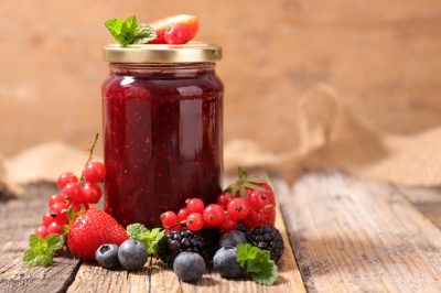 Preparaciones para el invierno: hervir verduras y frutas.